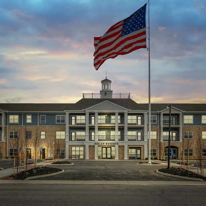 Nolan Reserve in Powell, OH - Foto de edificio