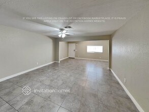 3807 N 84th Ln in Phoenix, AZ - Building Photo - Building Photo