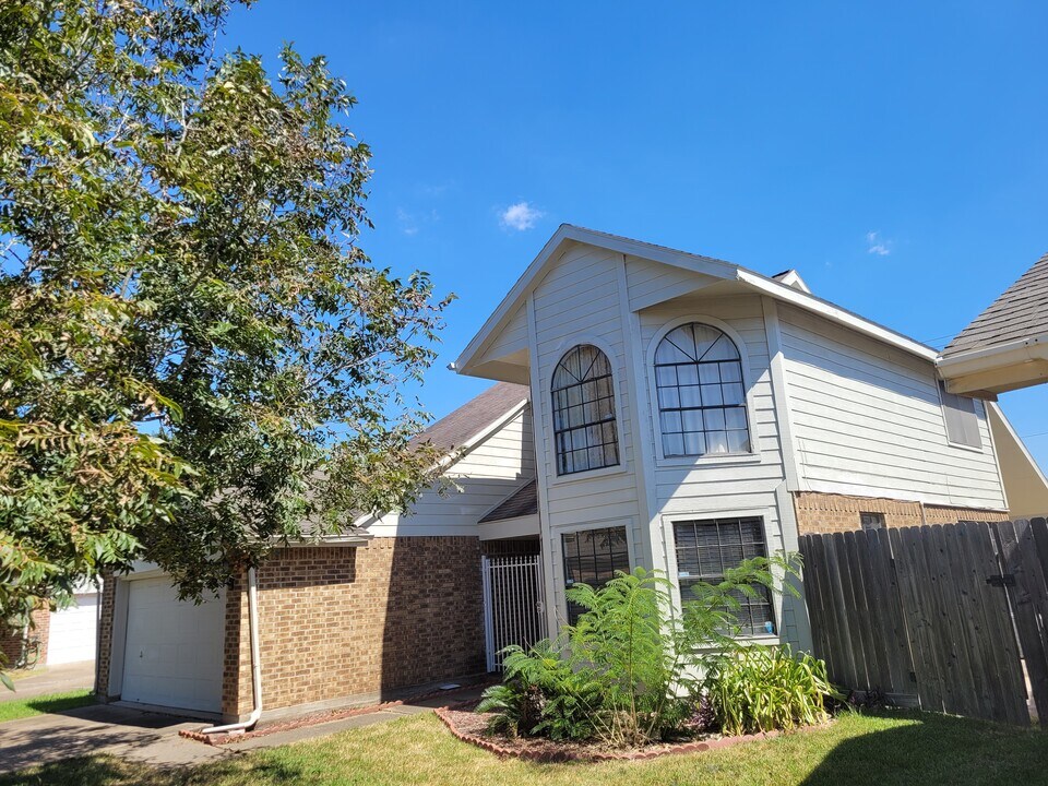 3131 Meadway Dr in Houston, TX - Foto de edificio