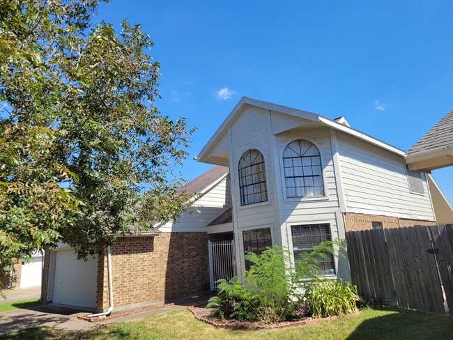 3131 Meadway Dr