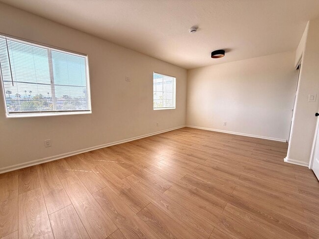 1027 Coronado Terrace in Los Angeles, CA - Building Photo - Building Photo