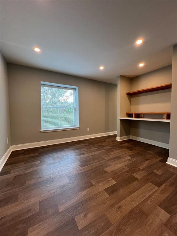 8003 Woodway Dr in Houston, TX - Building Photo - Building Photo