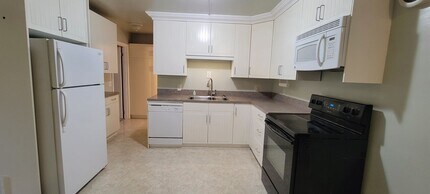 17900 NE Hillsboro Hwy in Newberg, OR - Building Photo - Building Photo