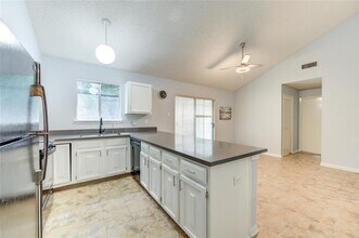 2818 Crest Park Dr in Houston, TX - Building Photo - Building Photo