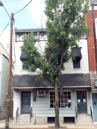 17 S Market St-Unit -Apt 201 in Elizabethtown, PA - Building Photo