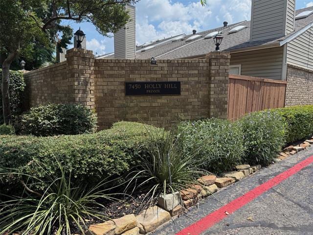property at 7450 Holly Hill Dr
