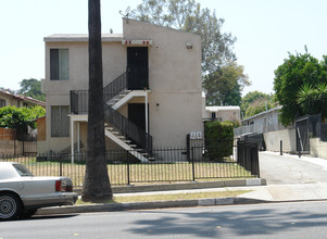 1279 N Los Robles Ave in Pasadena, CA - Foto de edificio - Building Photo