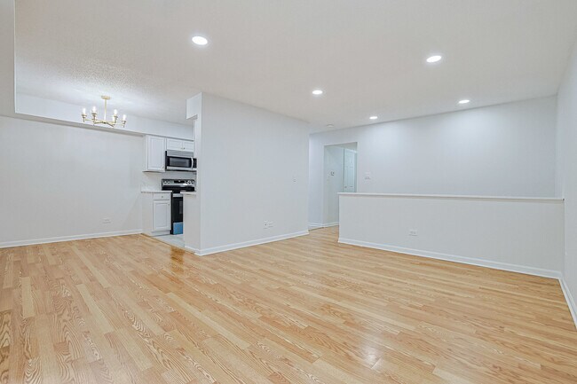 929 Buccaneer Dr in Schaumburg, IL - Building Photo - Building Photo