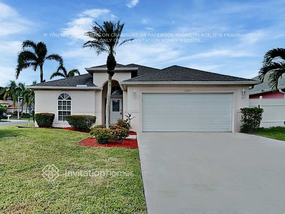 13297 Emerald View Ct in Wellington, FL - Building Photo