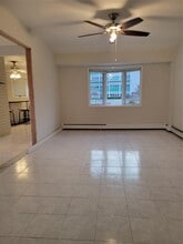 93 Cherry Ln in Hicksville, NY - Building Photo - Building Photo