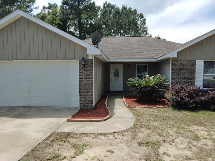 272 Sand Pine Dr in Midway, FL - Building Photo