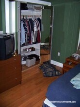 44-46-46 Ward St, Unit 3 in Boston, MA - Foto de edificio - Building Photo