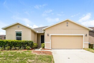 1011 Hermosa Way in Kissimmee, FL - Building Photo