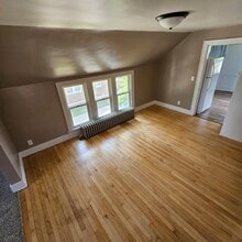 1014 S 25th St, Unit 1014 S 25th St. Upper #1 in Manitowoc, WI - Foto de edificio - Building Photo