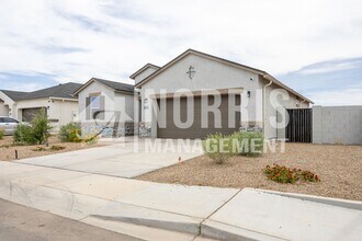 1519 E Lardner Dr in Casa Grande, AZ - Building Photo - Building Photo