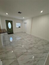 2326 NW 59th St in Miami, FL - Building Photo - Building Photo