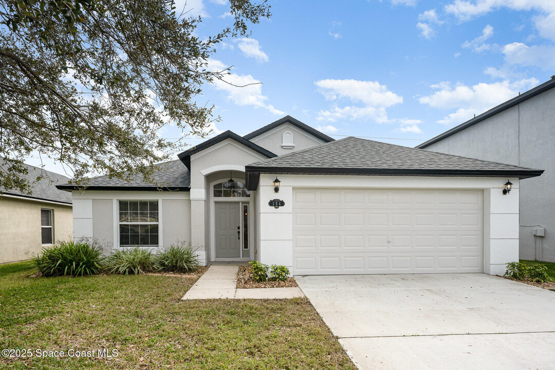 134 Sedgewood Cir in West Melbourne, FL - Building Photo