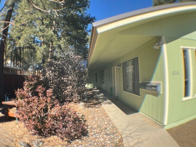 814 W Summit Ave-Unit -(464)  Unit 1 in Flagstaff, AZ - Building Photo - Building Photo