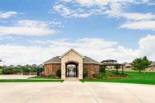 8512 Meadow Sweet Lane in Fort Worth, TX - Building Photo