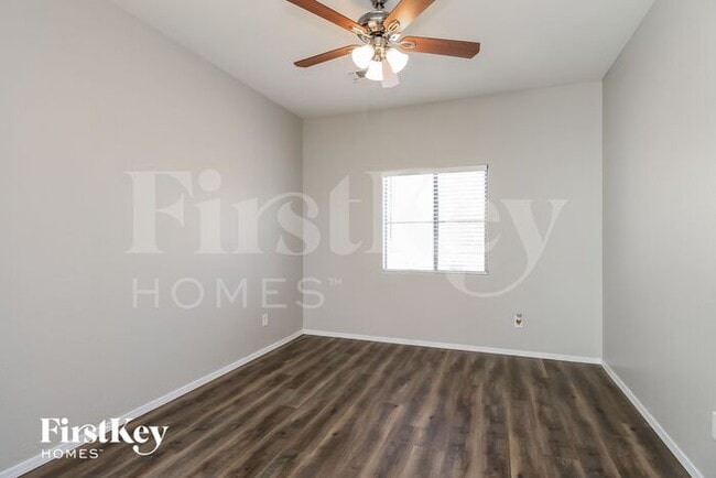 4680 E Laurel Ave in Gilbert, AZ - Foto de edificio - Building Photo