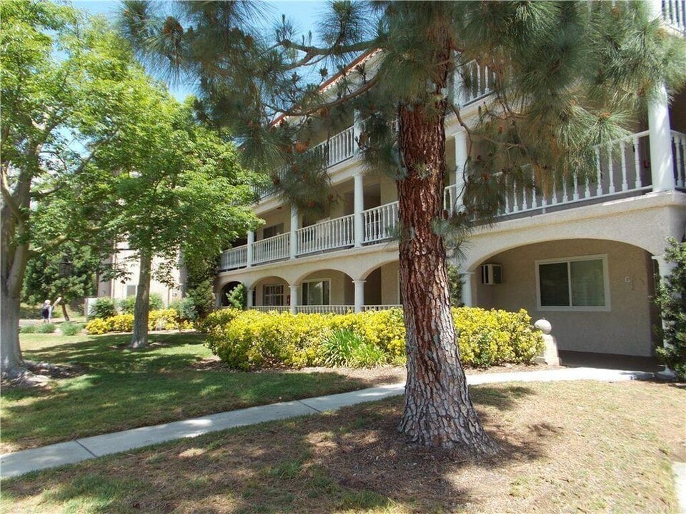 3510 Bahia Blanca W in Laguna Woods, CA - Building Photo