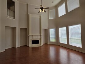 7006 Paxton Ct in Sugar Land, TX - Building Photo