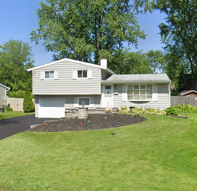 property at 7 Limetree Ln