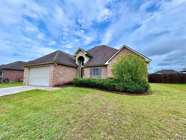 property at 17634 Hoods Ridge Dr