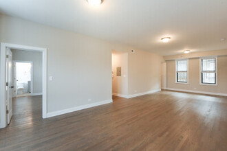 3405 W Fullerton Ave in Chicago, IL - Building Photo - Building Photo