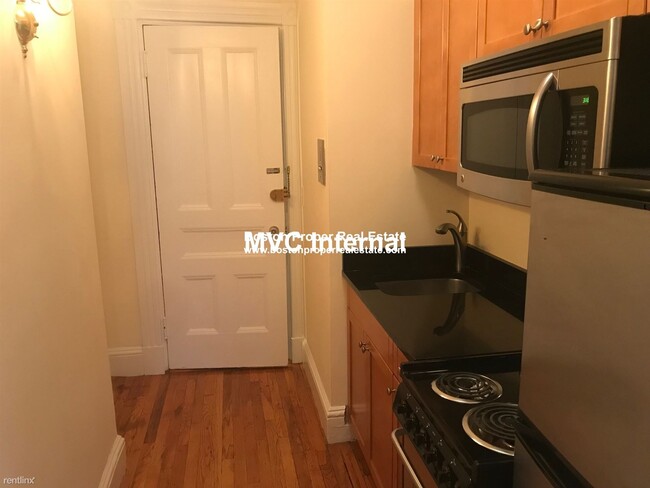 172 Commonwealth Avenue-Unit -Apt 9 in Boston, MA - Building Photo - Building Photo