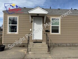 619 W 1st St in Laurel, MT - Building Photo