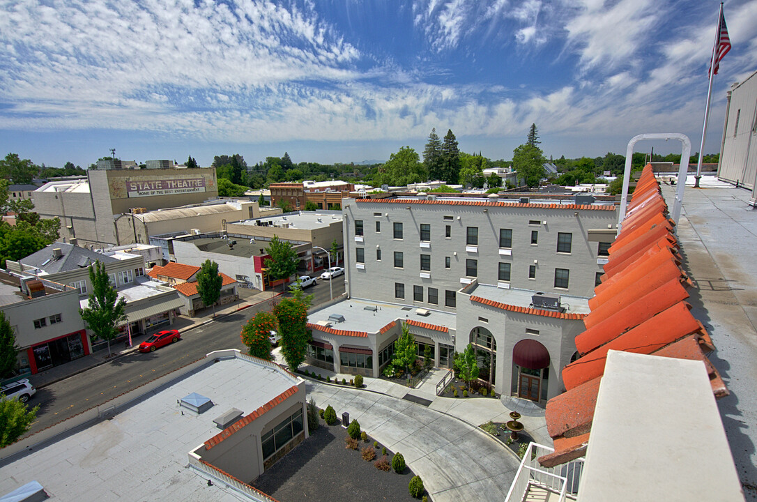 Oroville Inn in Oroville, CA - Building Photo