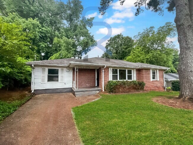 property at 3017 Belvedere Ln