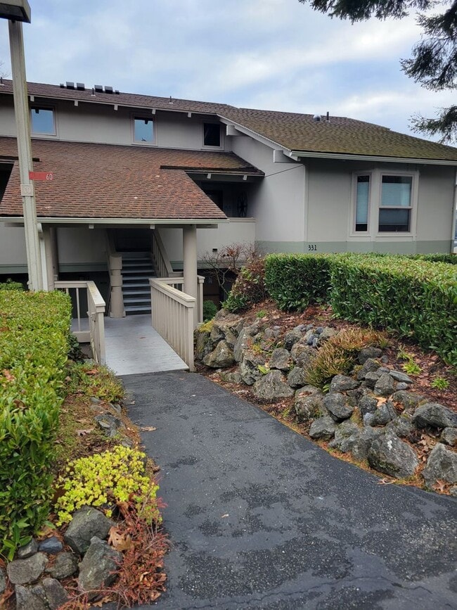 property at 60 Admiralty Ln
