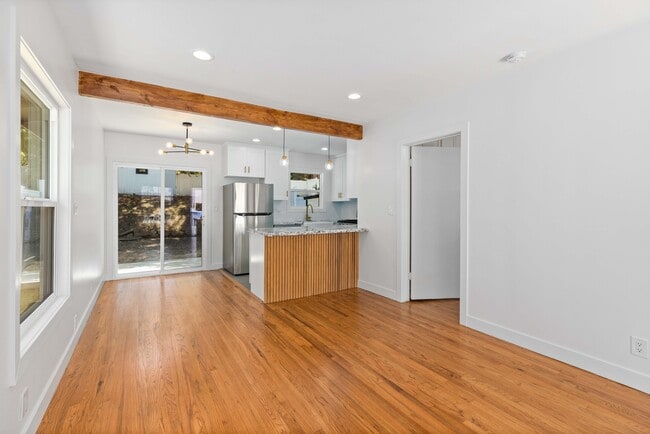 1942 Chickasaw Ave in Los Angeles, CA - Foto de edificio - Building Photo