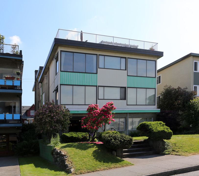 2274 W 2nd Ave in Vancouver, BC - Building Photo