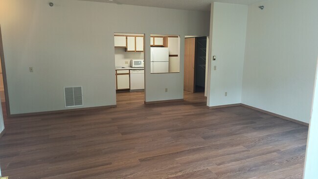 Henderson Apartments in Henderson, MN - Building Photo - Building Photo