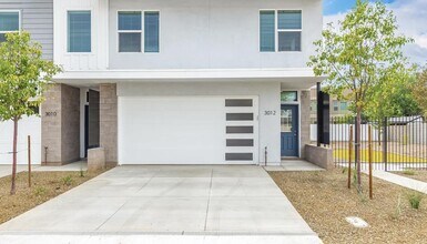 3012 N 34th St in Phoenix, AZ - Foto de edificio - Building Photo