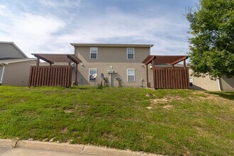 3308 E St Charles Rd in Columbia, MO - Building Photo - Building Photo