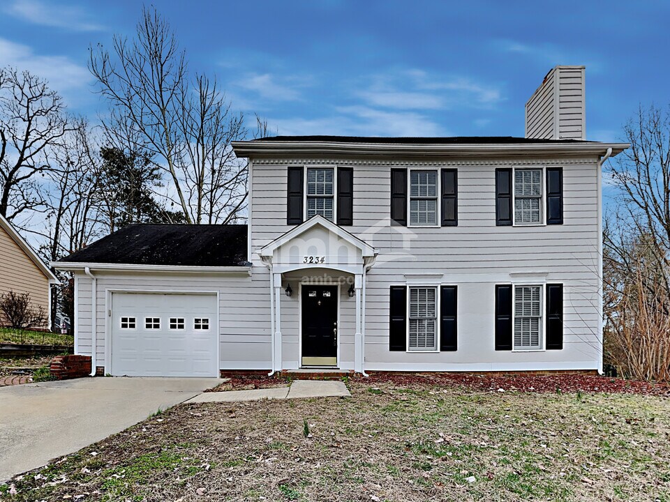 3234 Sparrowhawk Dr in High Point, NC - Building Photo