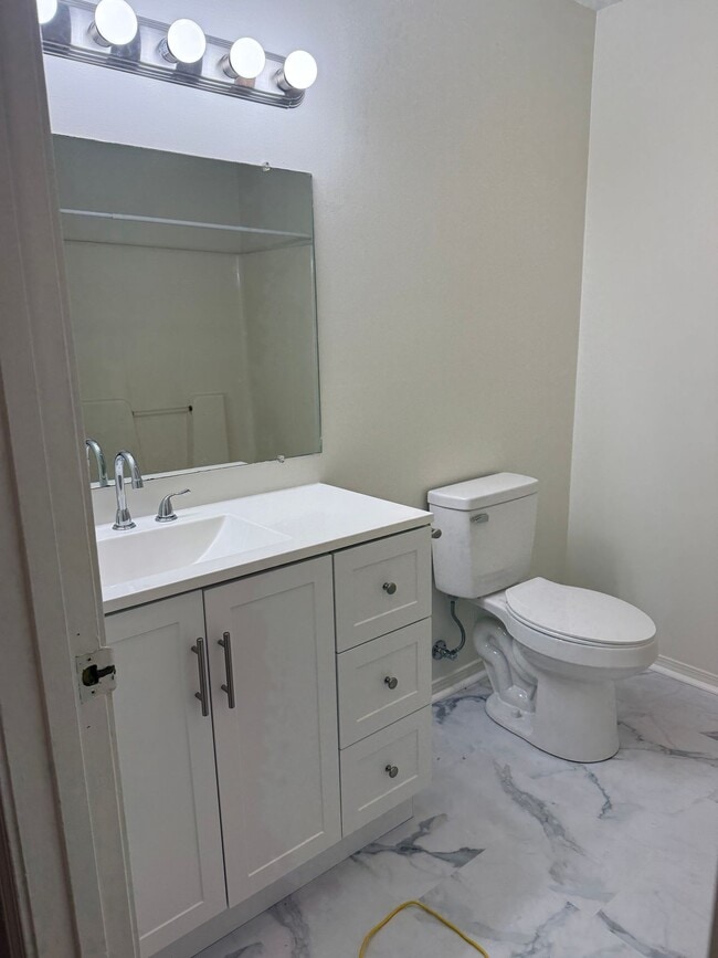 property at 1433 W Allen St