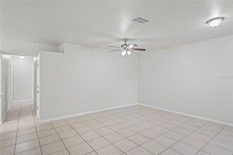 456 Summer Sails Dr in Valrico, FL - Foto de edificio - Building Photo