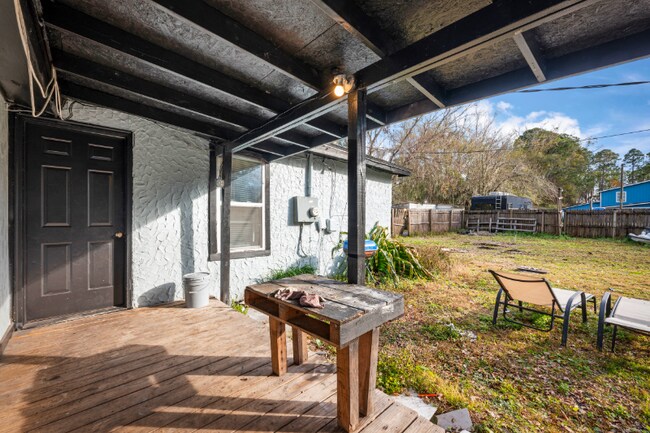 304 Bernard Rd in Jacksonville, FL - Foto de edificio - Building Photo