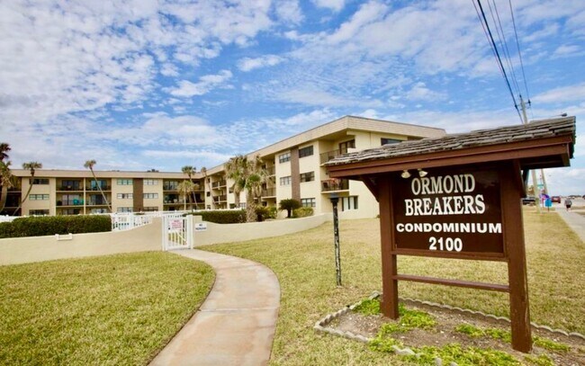 2100 Ocean Shore Blvd in Ormond Beach, FL - Building Photo - Building Photo