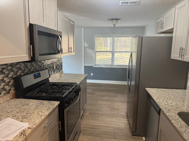 530 Bell Rd SE in Conyers, GA - Foto de edificio - Building Photo