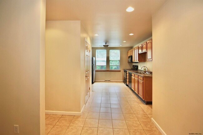 7988 Mariaville Rd, Unit 2 in Delanson, NY - Foto de edificio - Building Photo