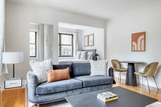 252 E 61st St in New York, NY - Foto de edificio - Building Photo