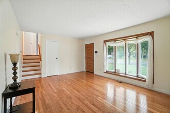 5200 Williamsburg Cir in Hilliard, OH - Foto de edificio - Building Photo