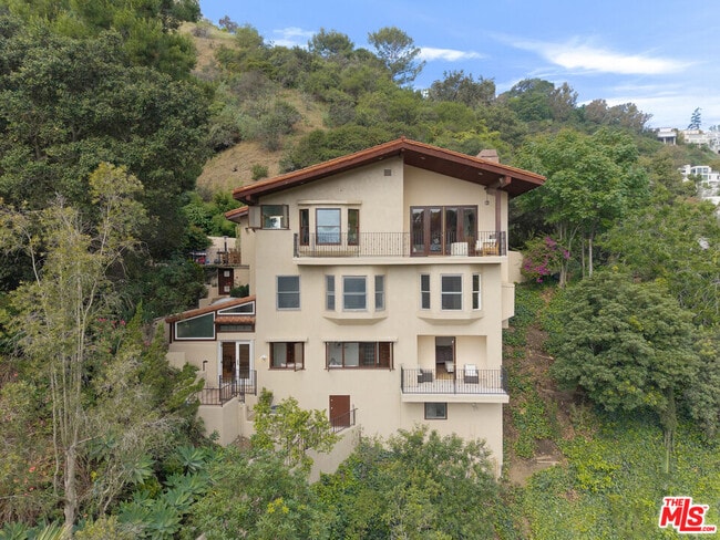 10160 Cielo Dr in Beverly Hills, CA - Building Photo - Building Photo