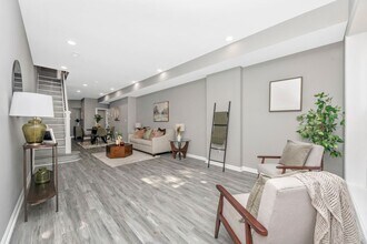 2420 E Madison St in Baltimore, MD - Building Photo - Building Photo